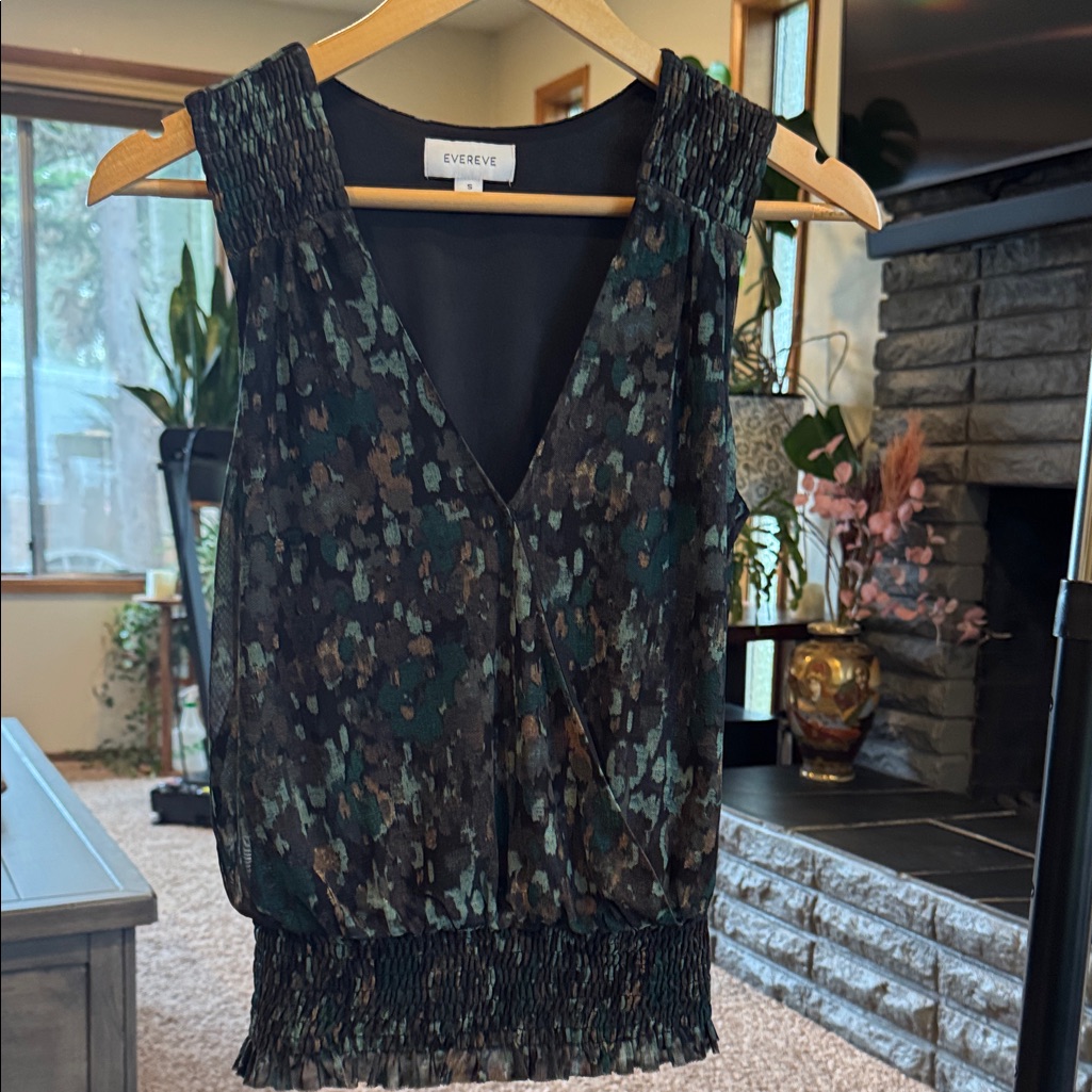 Evereve Black And Green Printed Smocked-Hem V-Neck Camisole
